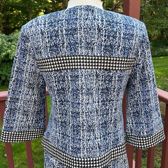 Cabi small reina club blue multi blazer and skirt set. - Picture 8 of 16